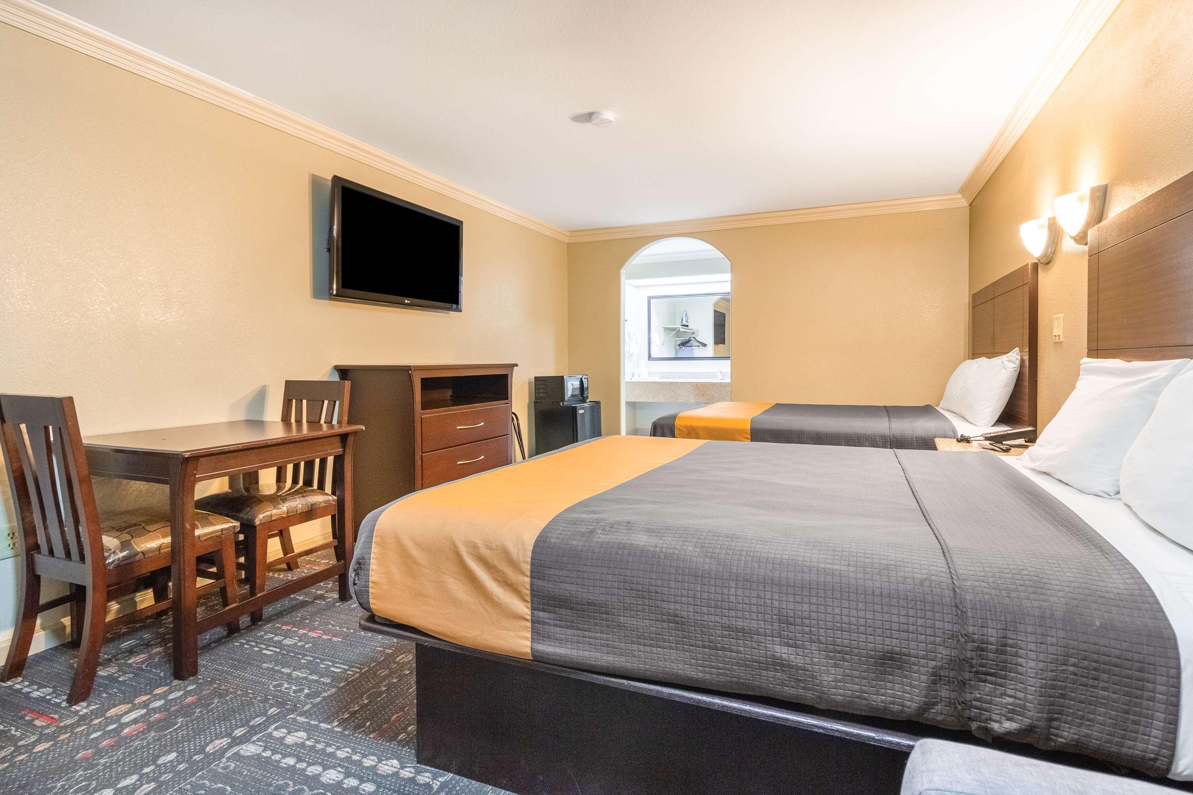 Hotel Dan Inn Uberaba & Convencoes By Nacional Inn Екстер'єр фото