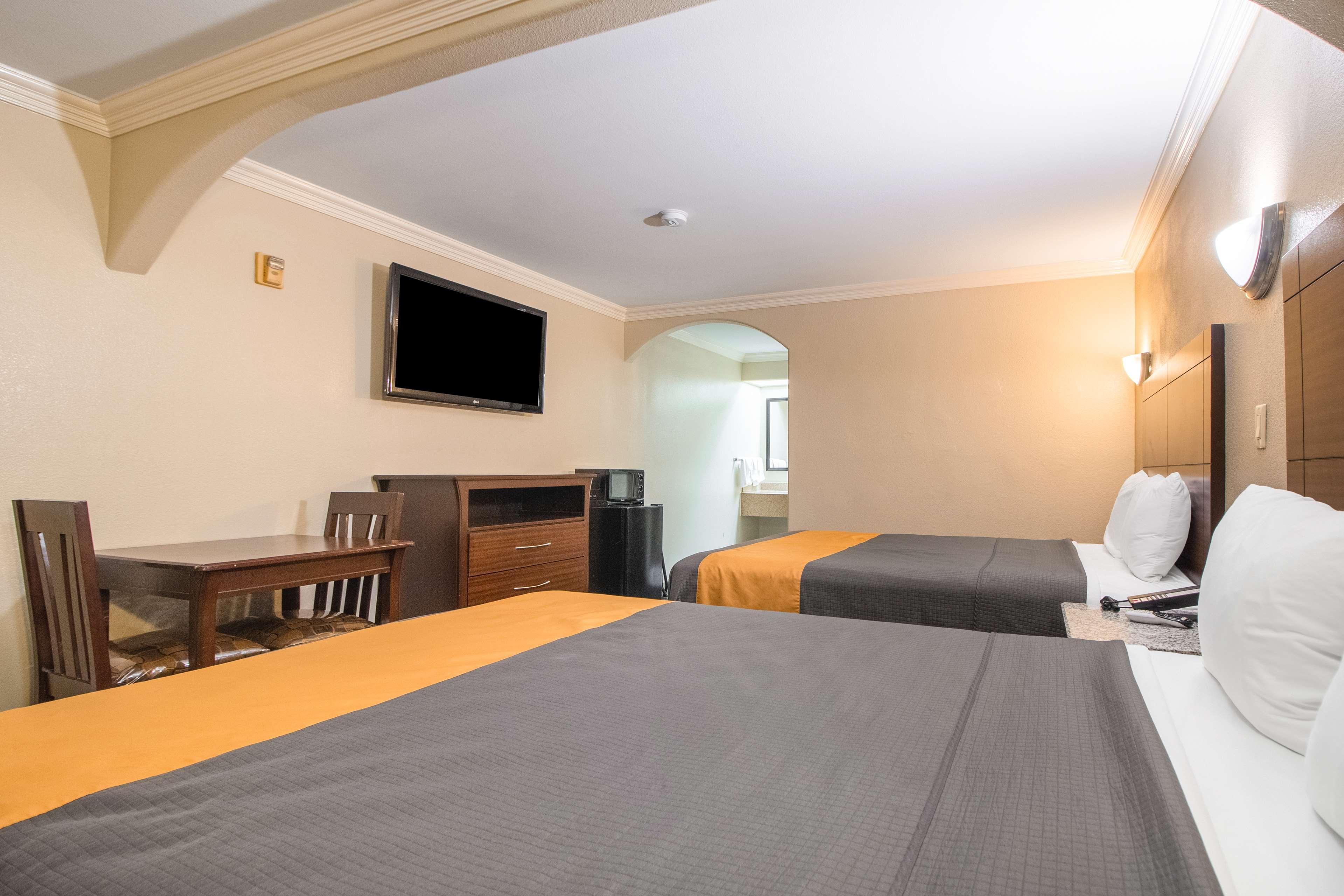 Hotel Dan Inn Uberaba & Convencoes By Nacional Inn Екстер'єр фото