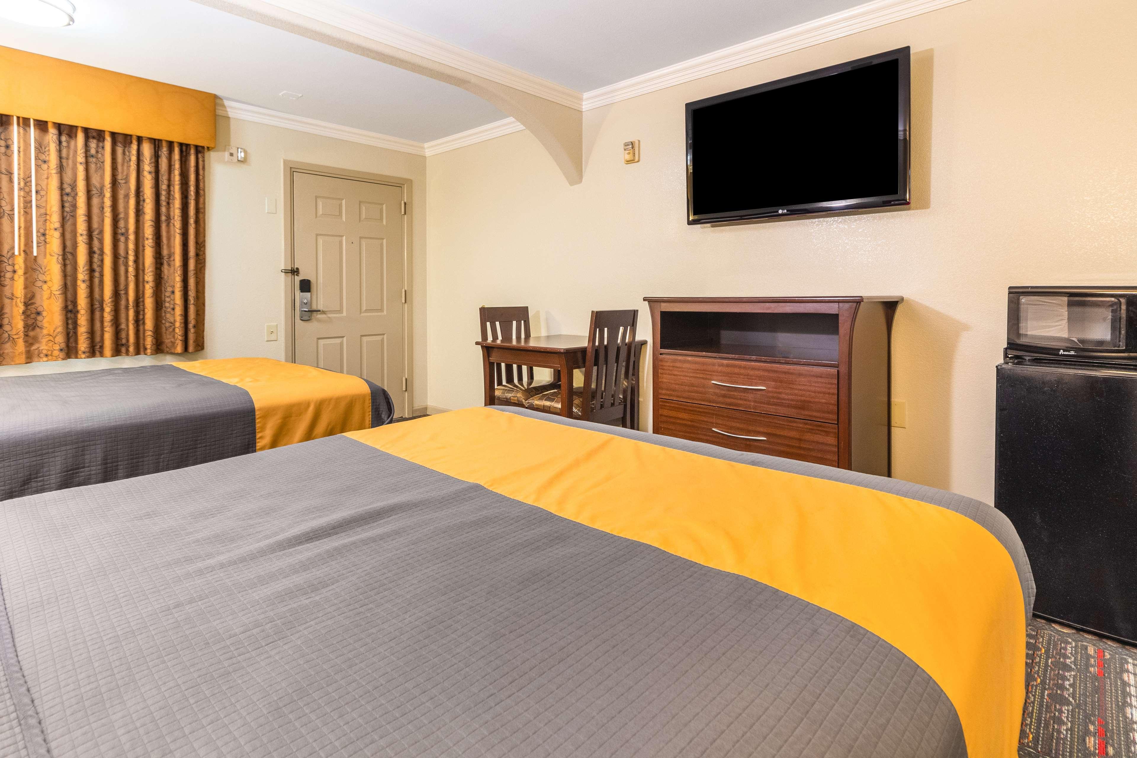 Hotel Dan Inn Uberaba & Convencoes By Nacional Inn Екстер'єр фото