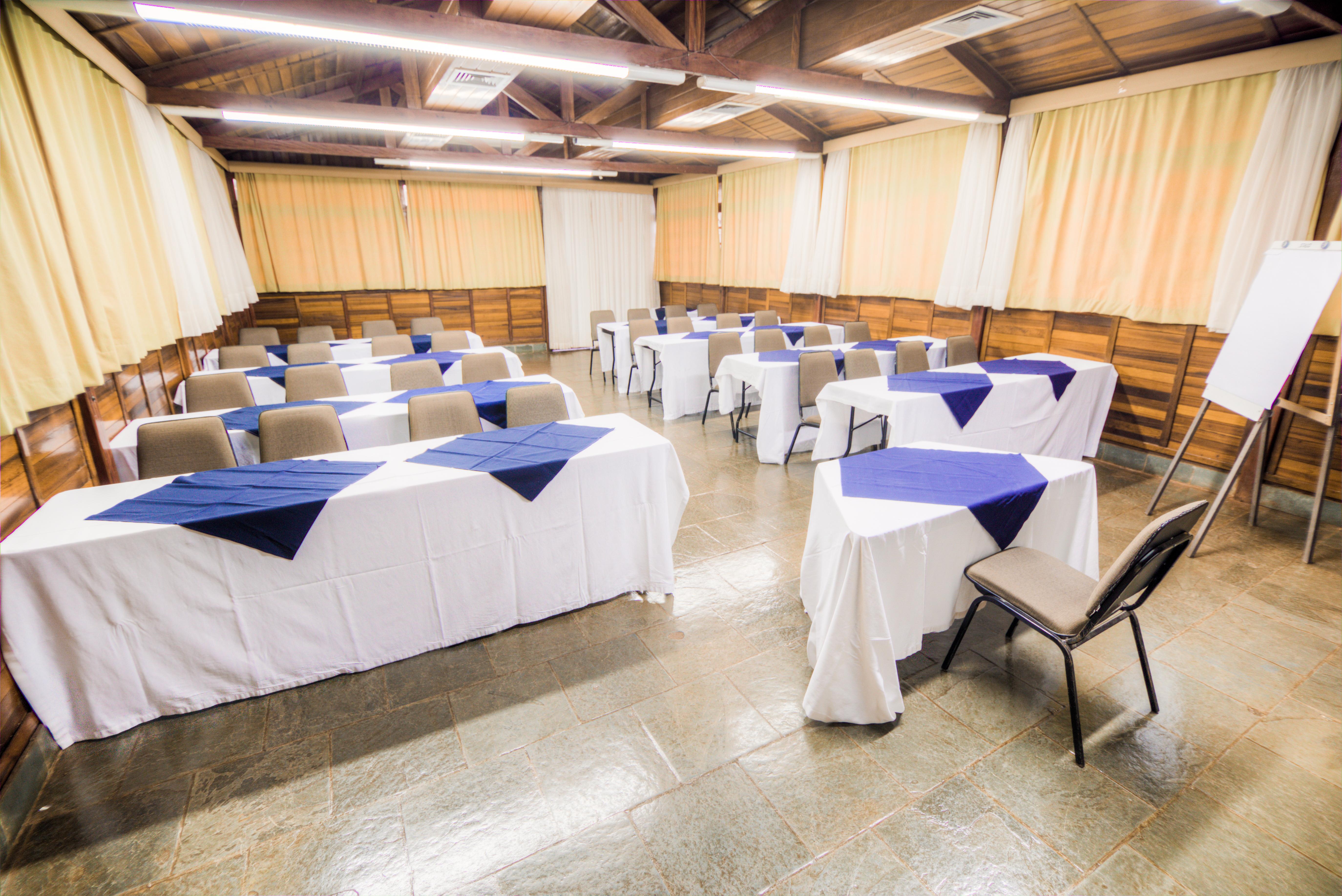 Hotel Dan Inn Uberaba & Convencoes By Nacional Inn Екстер'єр фото